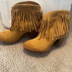 Ilana frye suede fringe bootie